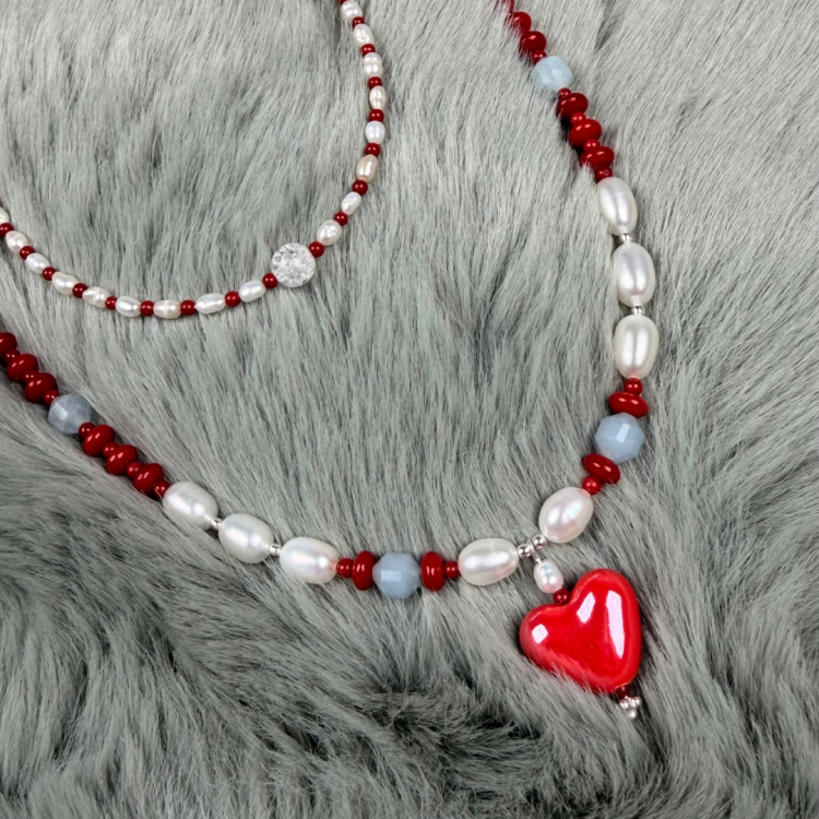 Naszyjnik z pereł, koralu i akwamarynu z ceramicznym sercem srebro.png