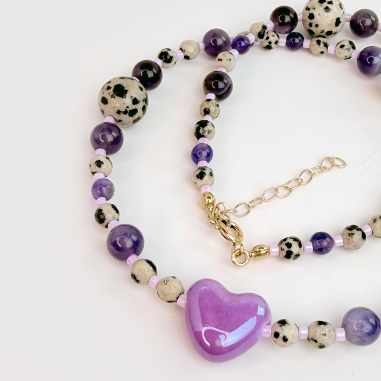 Naszyjnik z ametystem i jaspisem dalmatyńskim z serduszkiem srebro pozłacane 925.png