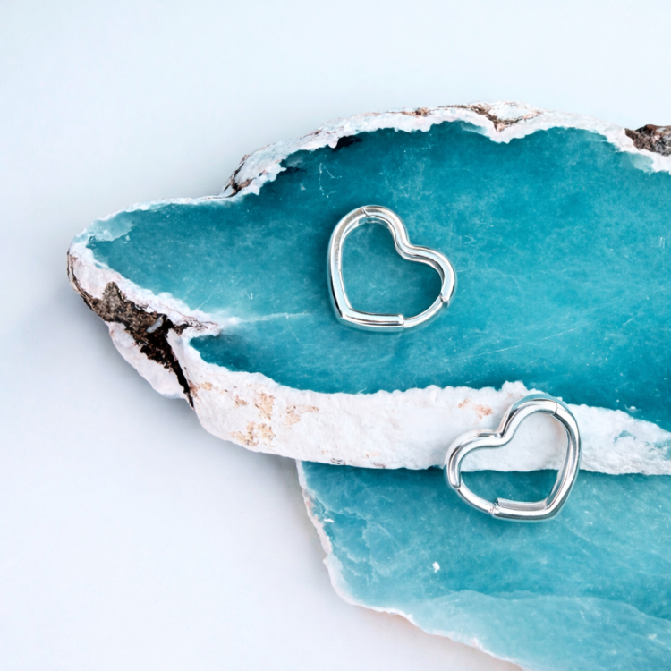 925 kolczyki srebro serduszka.png