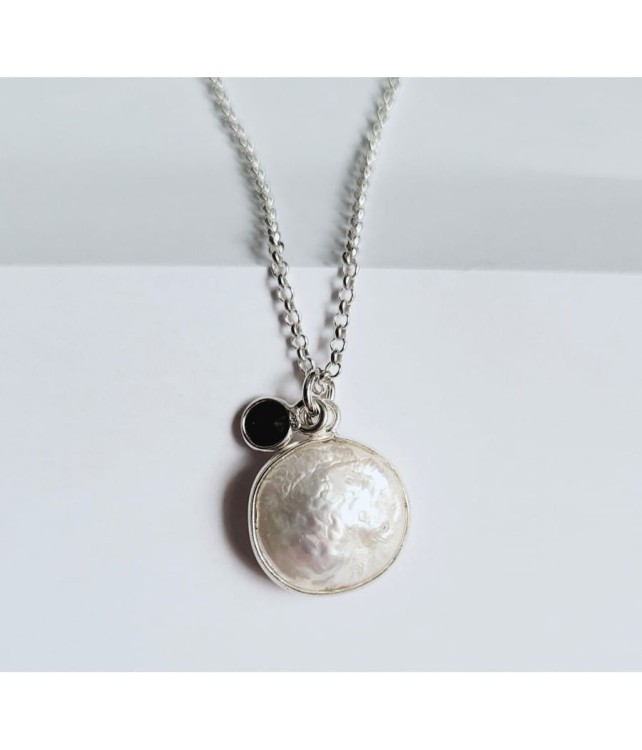 Srebrny Naszyjnik Perła i Onyks - Biżuteria Elegancji i Harmonii