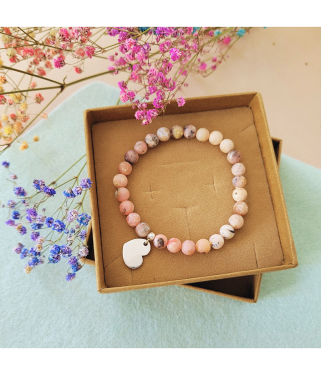 Bransoletka Różowy Opal z grawerowanym srebrnym serduszkiem