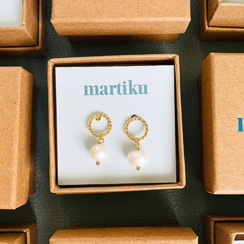 Pozłacane kolczyki koła z naturalną perłą srebro 925.png