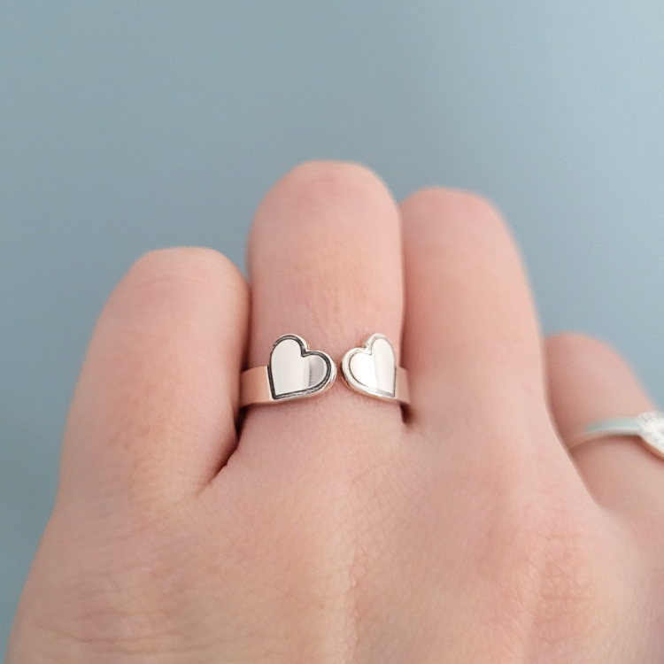 Pierścionek Serca - Wyjątkowy Symbol Miłości i Bliskości 925.png