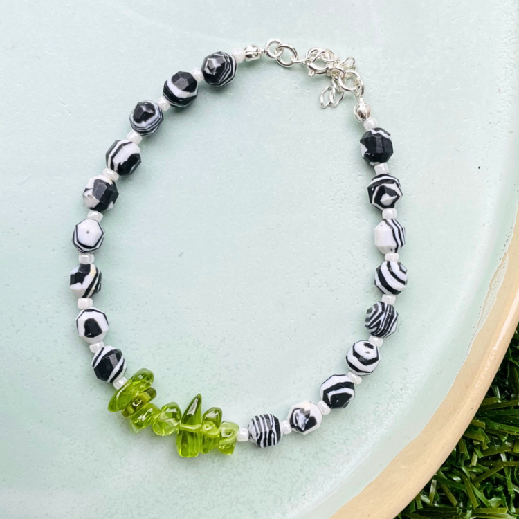 Bransoletka zebra stone - elegancka biżuteria z naturalnych kamieni.png